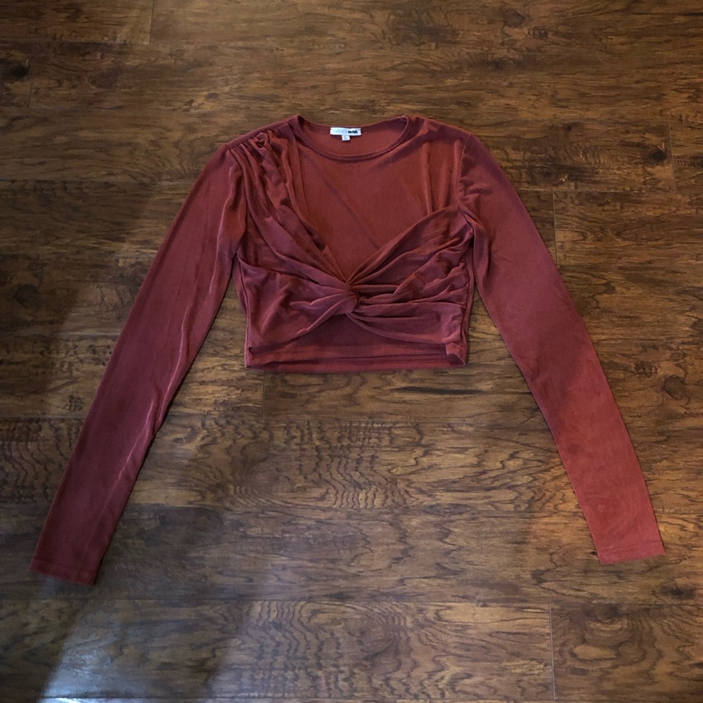 Twist Crop Long Sleeve
